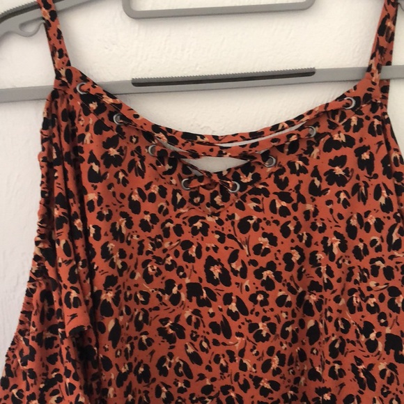 Torrid size 2 leopard print off shoulder blouse- NWOT - Picture 3 of 4